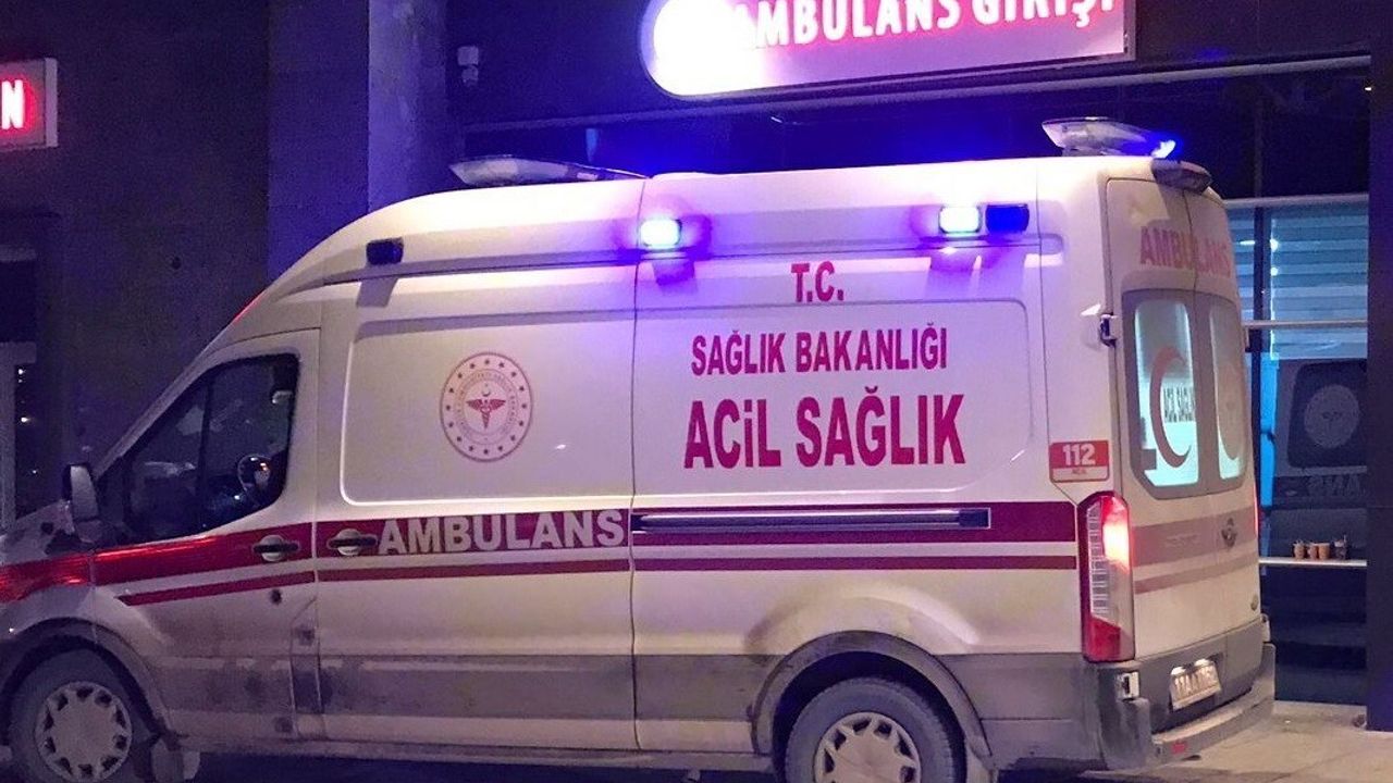 Bilecik'te yolcu otobüsü ile otomobil çarpıştı: 3 yaralı