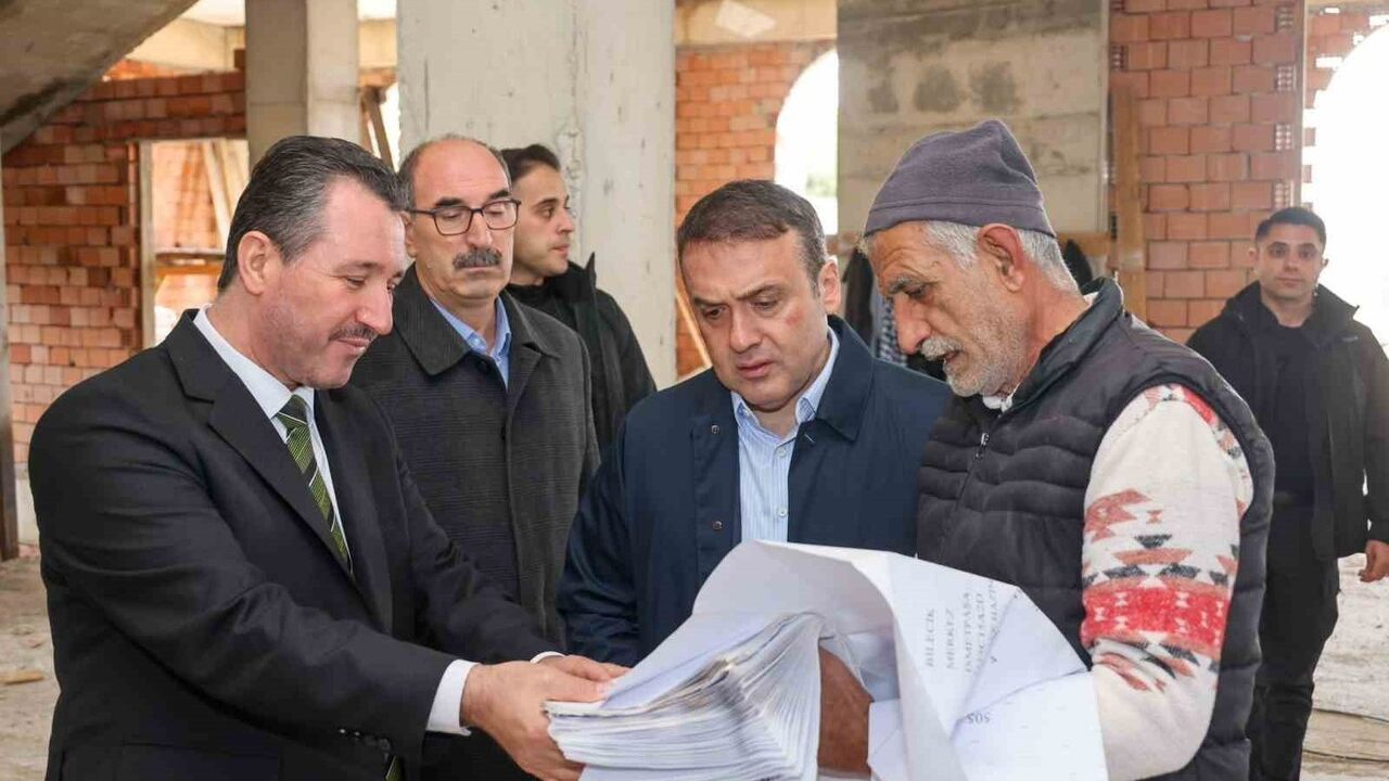 Bilecik Valisi Sözer, Kuba Camii inşaatını inceledi