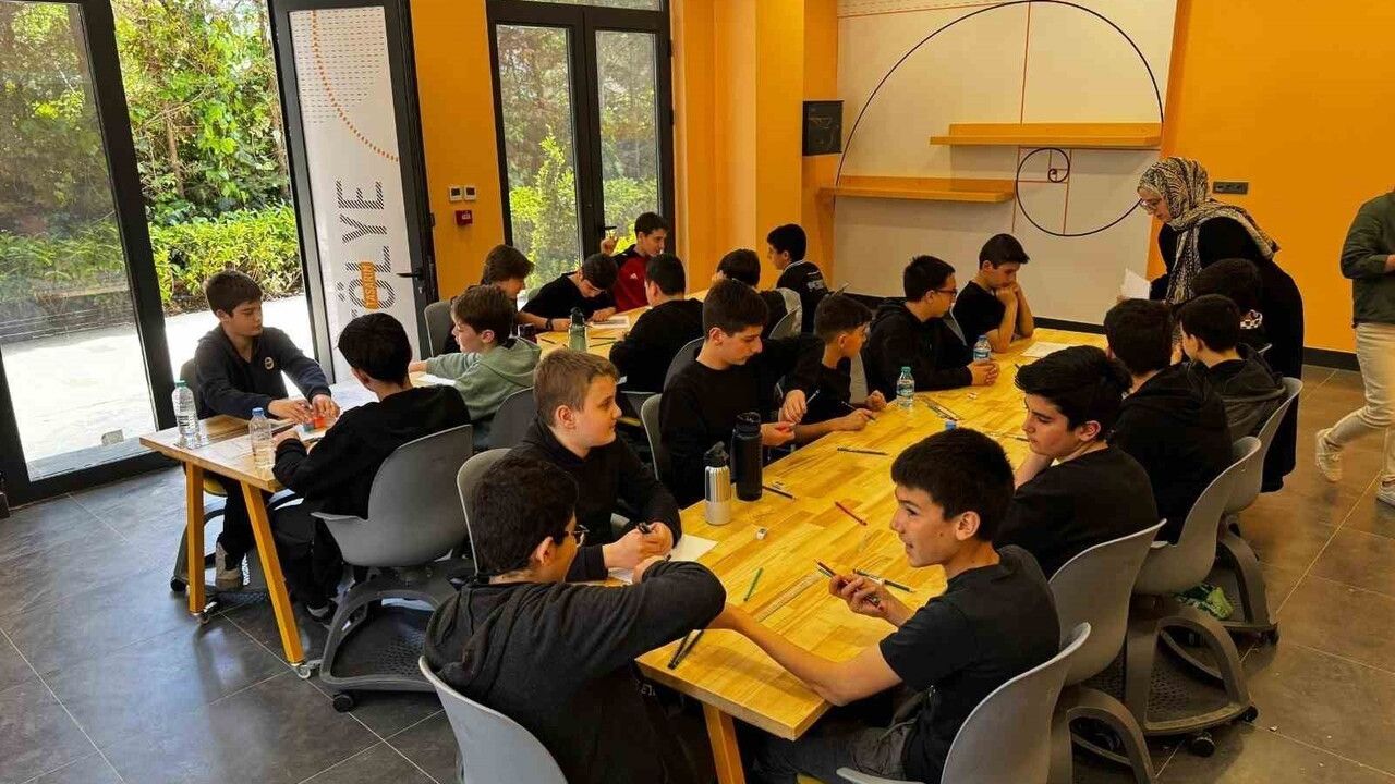 Bilim Ümraniye: Ücretsiz Bilim ve Teknoloji Eğitimleriyle Gençlere Yön Veriyor