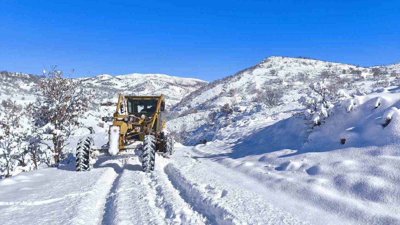 Bingöl'de 96 köy yolu kar nedeniyle ulaşıma kapandı
