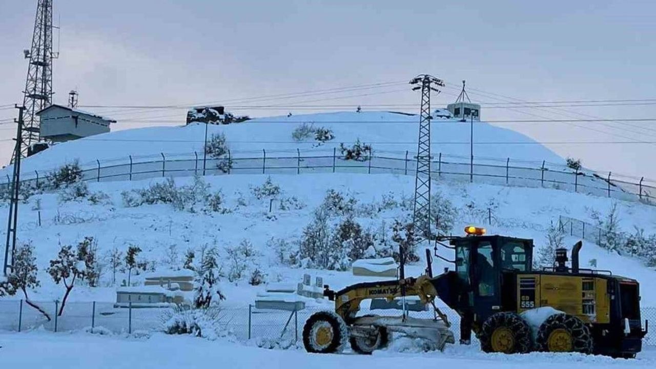 Bingöl'de yoğun kar: 100 köy yolu ulaşıma kapandı