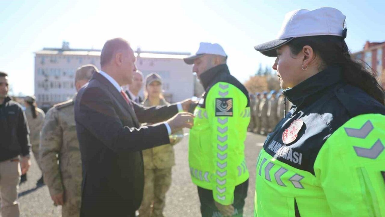 Bingöl Jandarmasına 105 Yeni Nesil Yaka Kamerası Teslimi