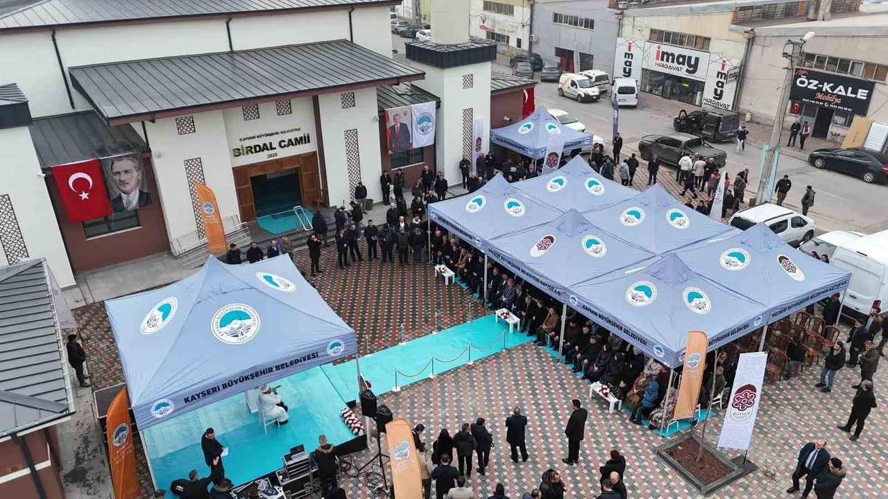 Birdal Camii Kayseri'de ibadete açıldı