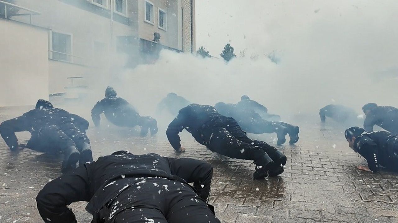 Bitlis Çevik Kuvvetinden 10 Aralık 2016 şehitlerine anlamlı anma