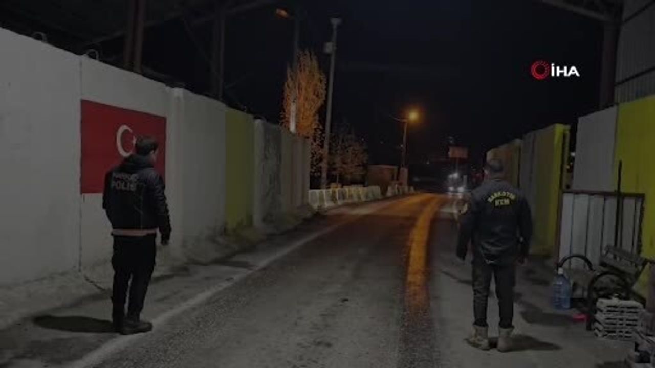 Bitlis’in Tatvan ilçesinde 3 kilo 210 gram metamfetamin ele geçirildi