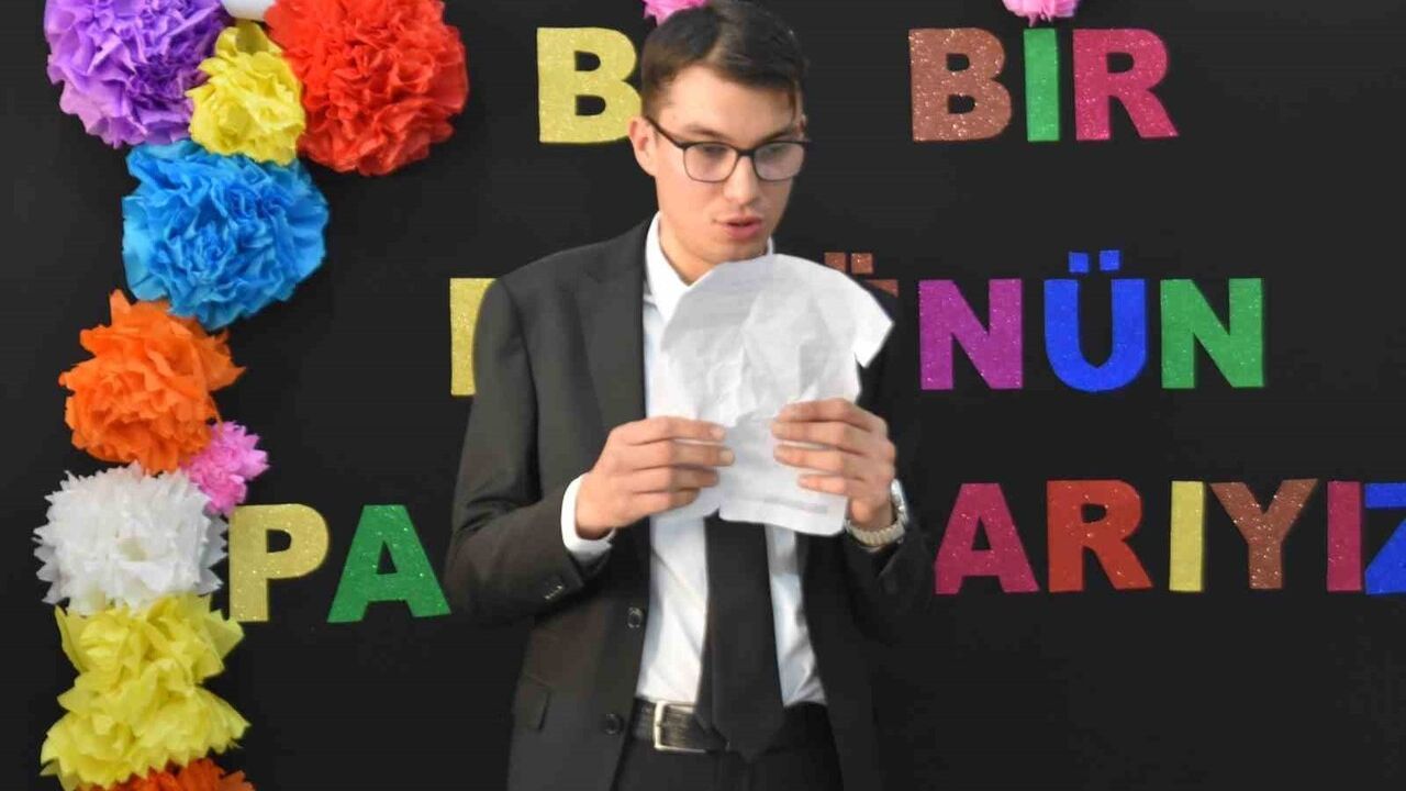 Bitlis'te özel eğitim öğrencilerinden duygusal konser