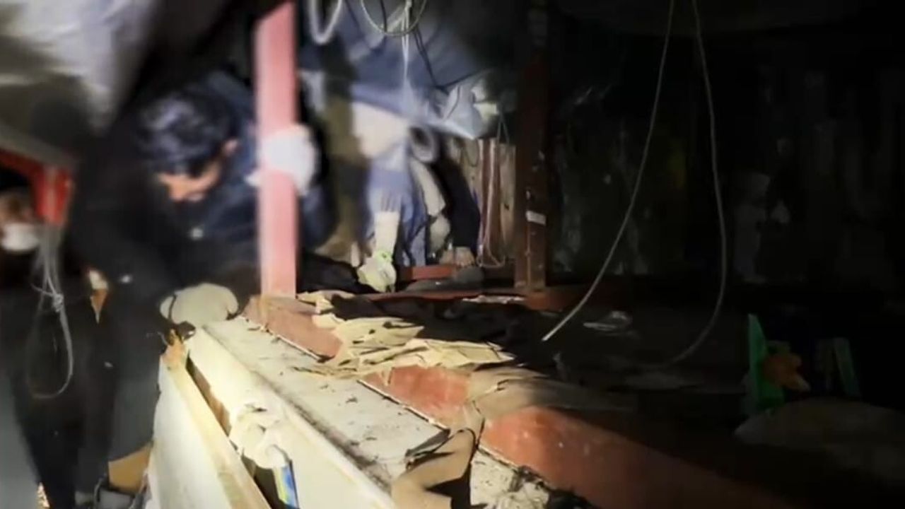 Bitlis'te tır dorsesinde 31 düzensiz göçmen yakalandı