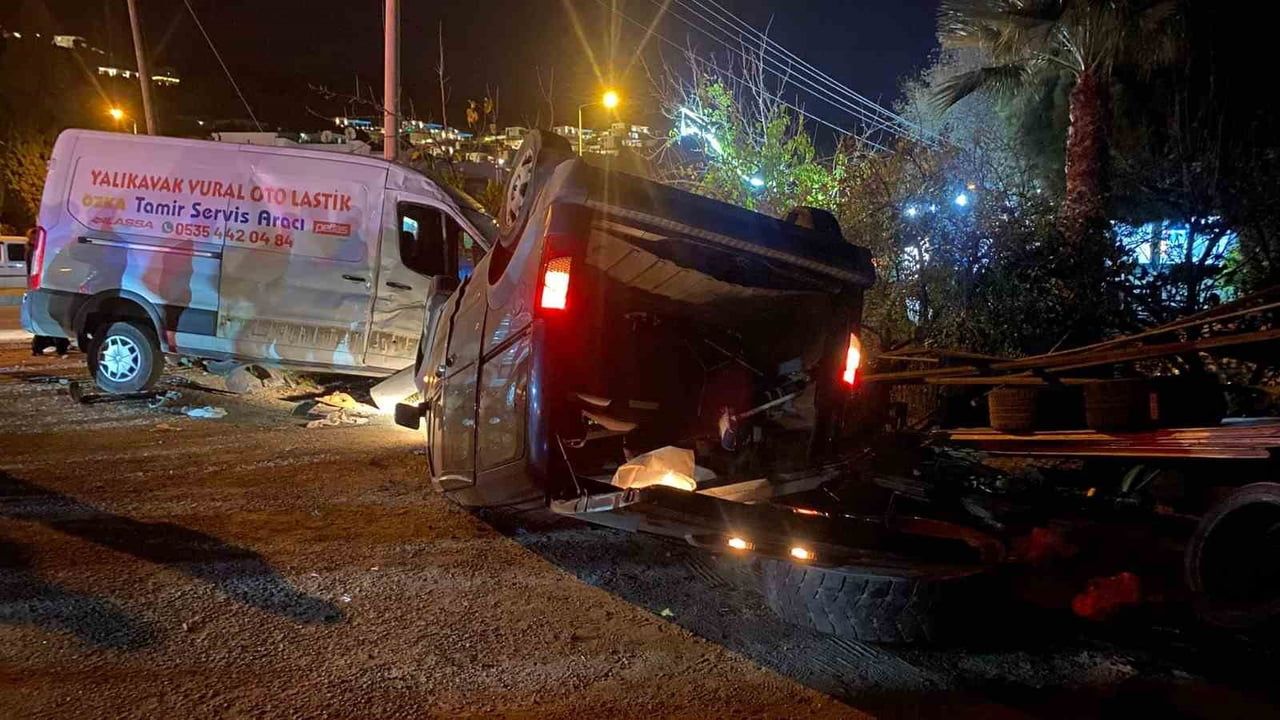 Bodrum’da trafik kazasında 18 yaşındaki sürücü hayatını kaybetti