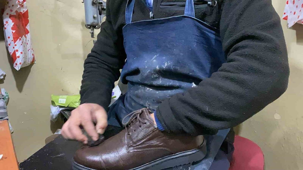 Bolu'da 35 yıllık ayakkabı ustasından kışlık tüyolar