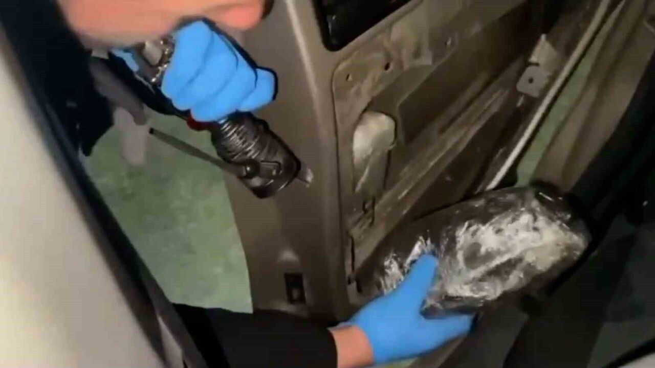 Bolu’da araca gizlenen 3 kilo 846 gram kokain bulundu — Narkotik köpeği Pako tepki verdi