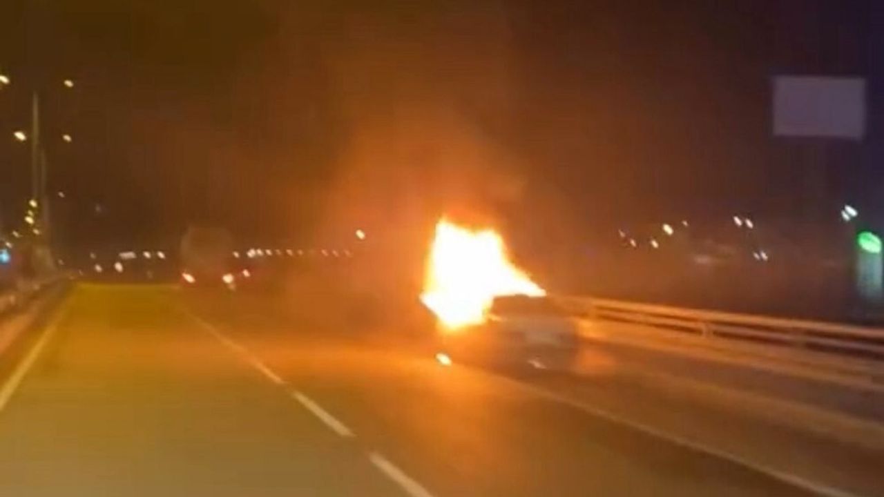 Bolu'da D-100'de seyir halindeki Fiat Tofaş alev aldı