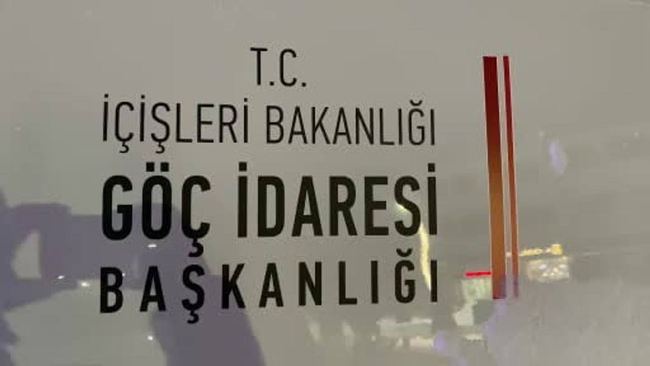 Bolu'da yılbaşı öncesi kaçak göçmen denetimi: İzzet Baysal Caddesi'nde kimlik kontrolleri