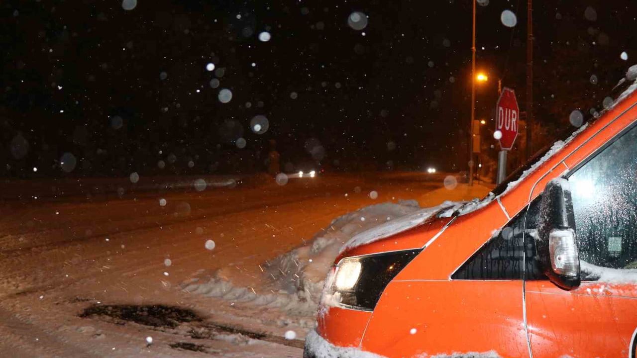 Bolu Dağı'nda kar yağışı sürüyor
