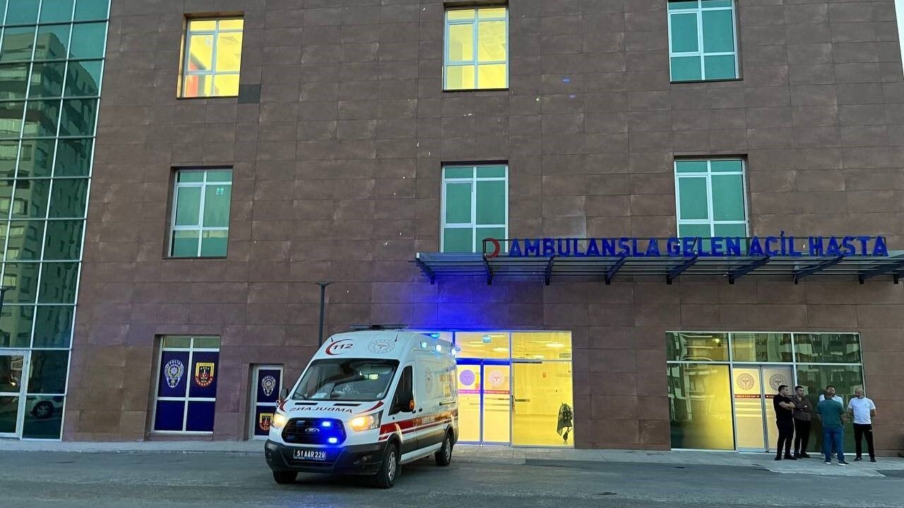 Bor'da otomobil takla attı: 1 ölü, 3 yaralı