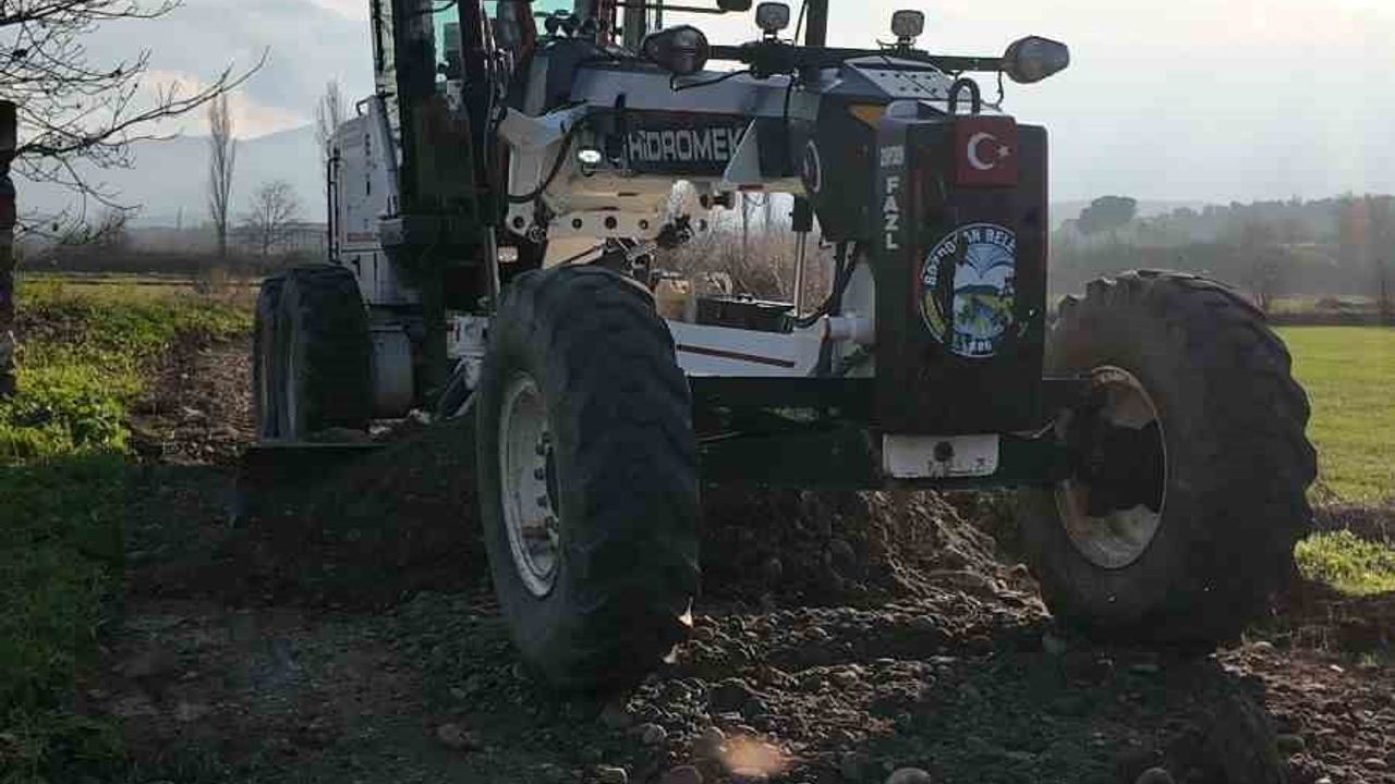 Bozdoğan’da ova yollarında yenileme çalışmaları