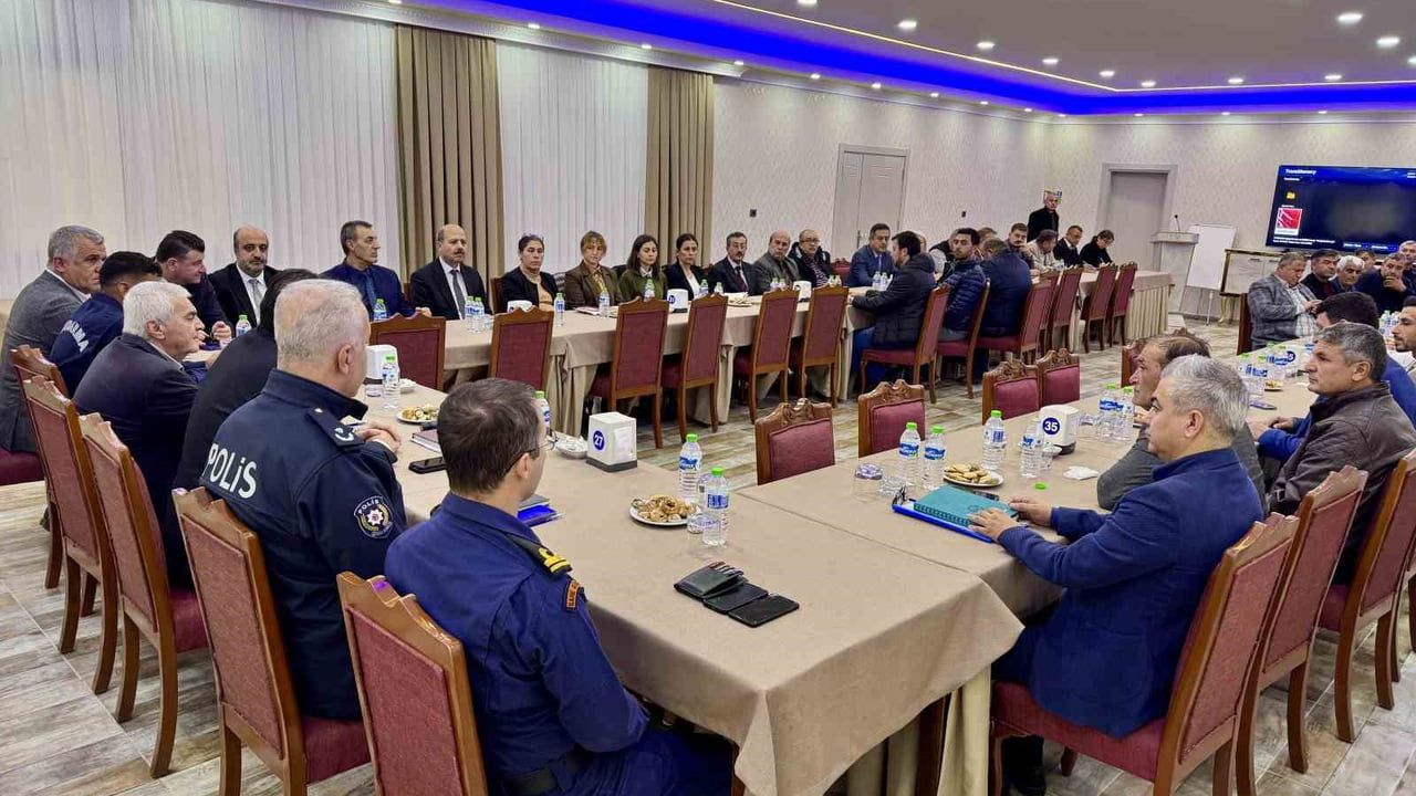 Bozyazı’da muhtarlarla istişare toplantısı gerçekleştirildi