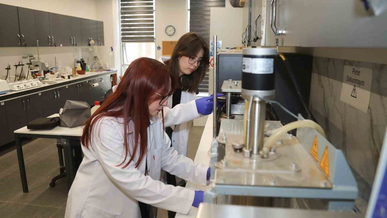 BTÜ öğrencileri TUSAŞ uçaklarının uçuş kontrolünü iyileştirecek