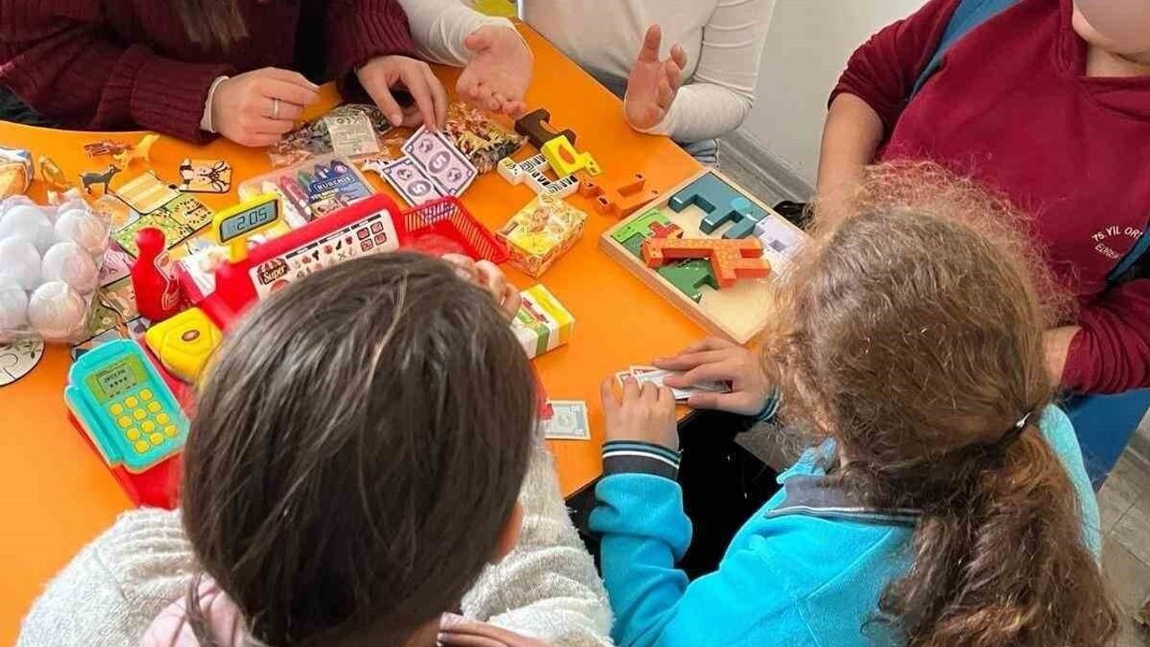 BUBFA Öğrencilerinden Özel Çocuklara Oyun Alanı Desteği