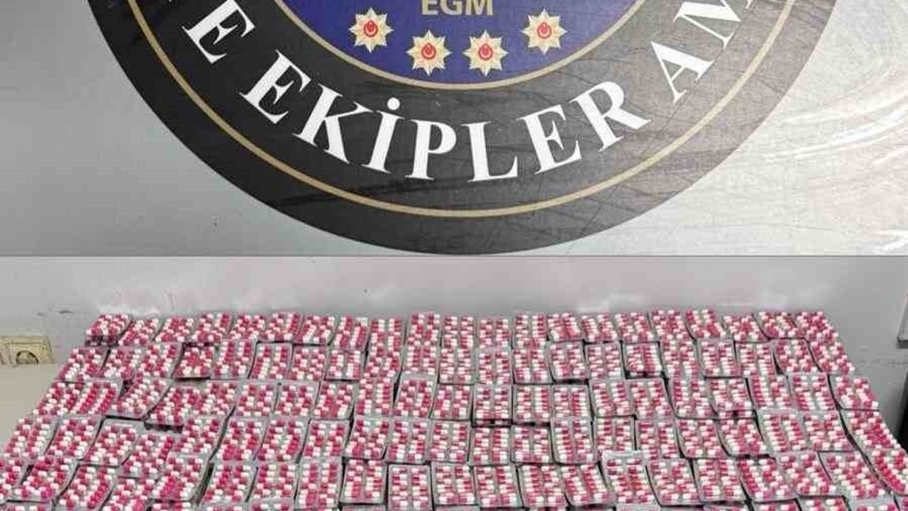 Buca'da narkotik operasyonlarında 5 kişi yakalandı; birinin kesinleşmiş hapis cezası bulundu