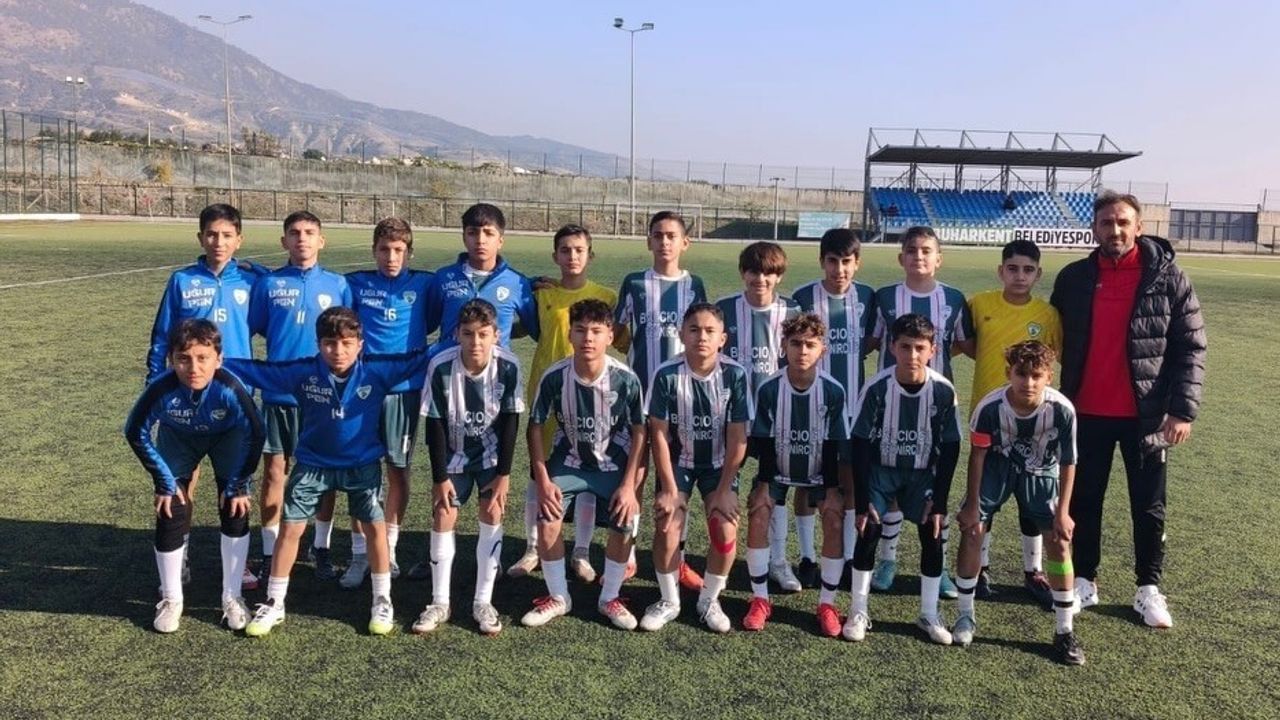 Buharkent Belediyespor U14 namağlup şampiyon oldu