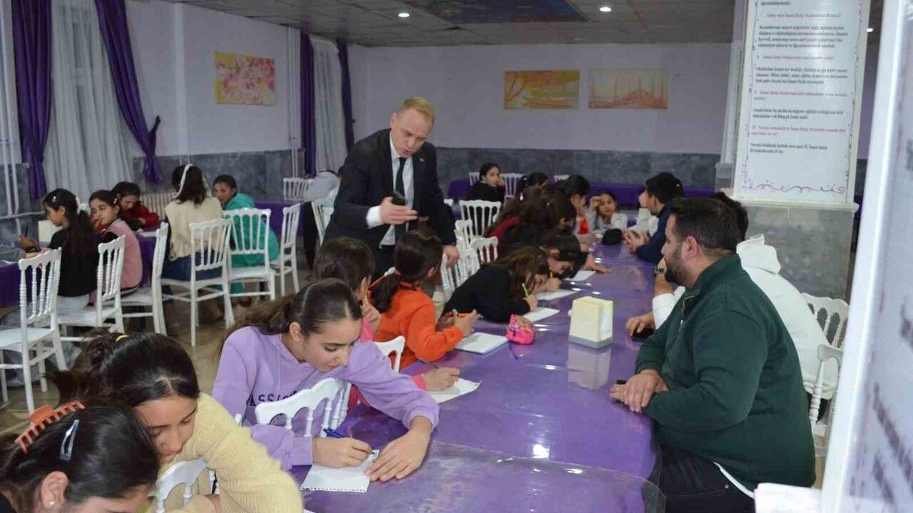 Bulanık’ta Kaymakam Koşansu kız pansiyonunu ziyaret etti