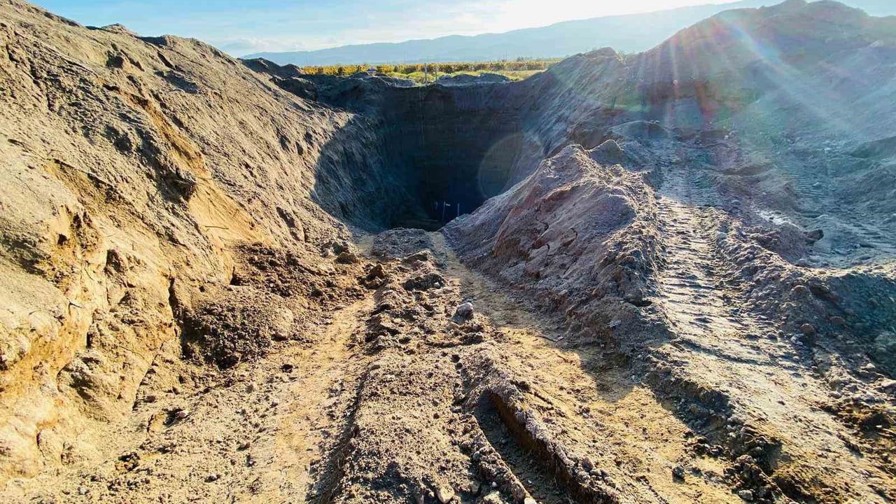 Buldan'da 30 metrelik çukura kaçak kazı: Jandarma suçüstü yakaladı