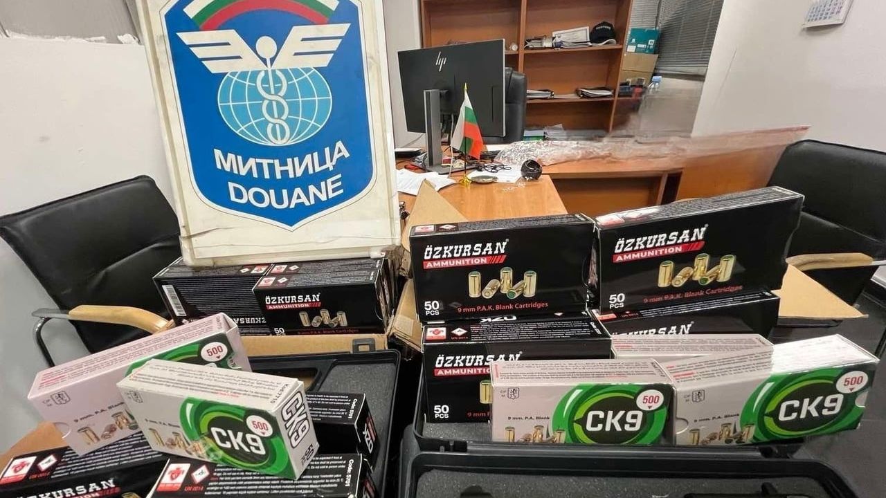 Bulgaristan sınırında Kuzey Makedonya'ya gönderilmek istenen silahlar ele geçirildi