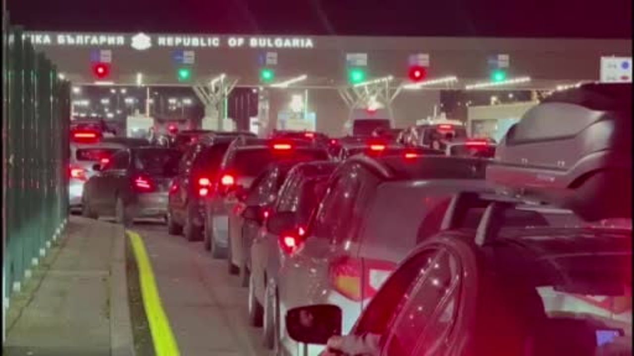 Bulgaristan Vatandaşlarının Yılbaşı Alışverişi Edirne'de; Sınır Kapılarında Yoğunluk