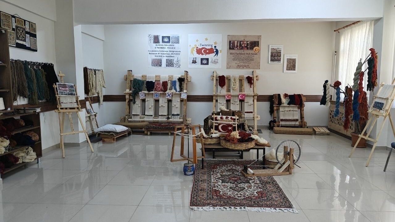 Bünyan Fen Lisesi'nde Öğrenciler Bünyan Halısını Yaşatıyor