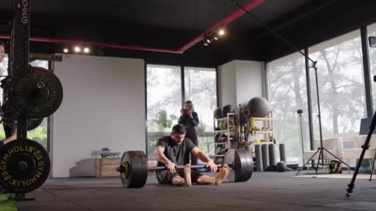 Burak Yazgı, Turkish Get-Up ile Guinness Rekorunu 116.8 kg ile Yeniledi