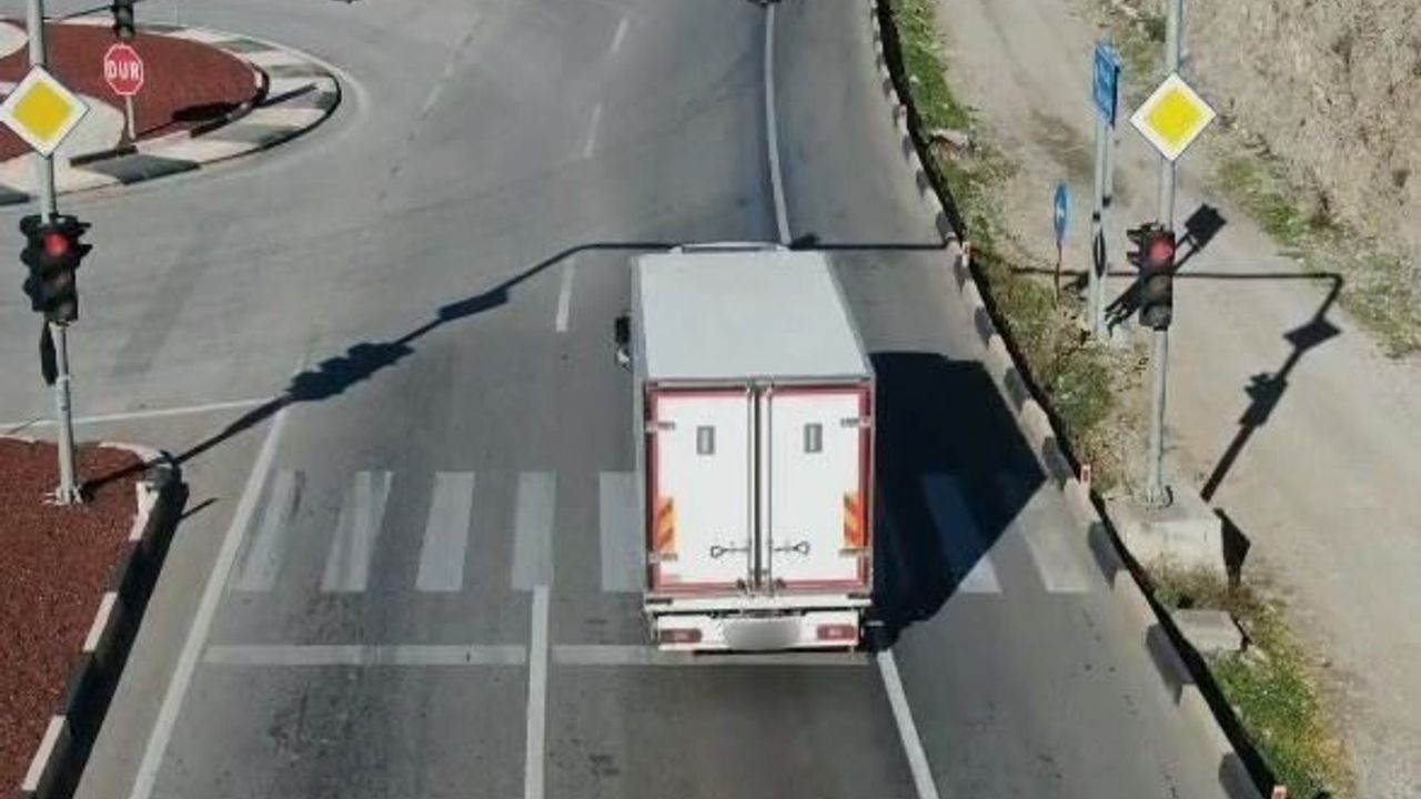 Burdur'da polis trafik denetimlerinde 10 araca idari ceza