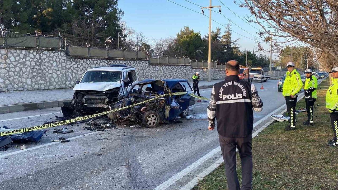 Burdur'daki zincirleme kazada ağır yaralanan 16 yaşındaki genç 15 gün sonra hayatını kaybetti