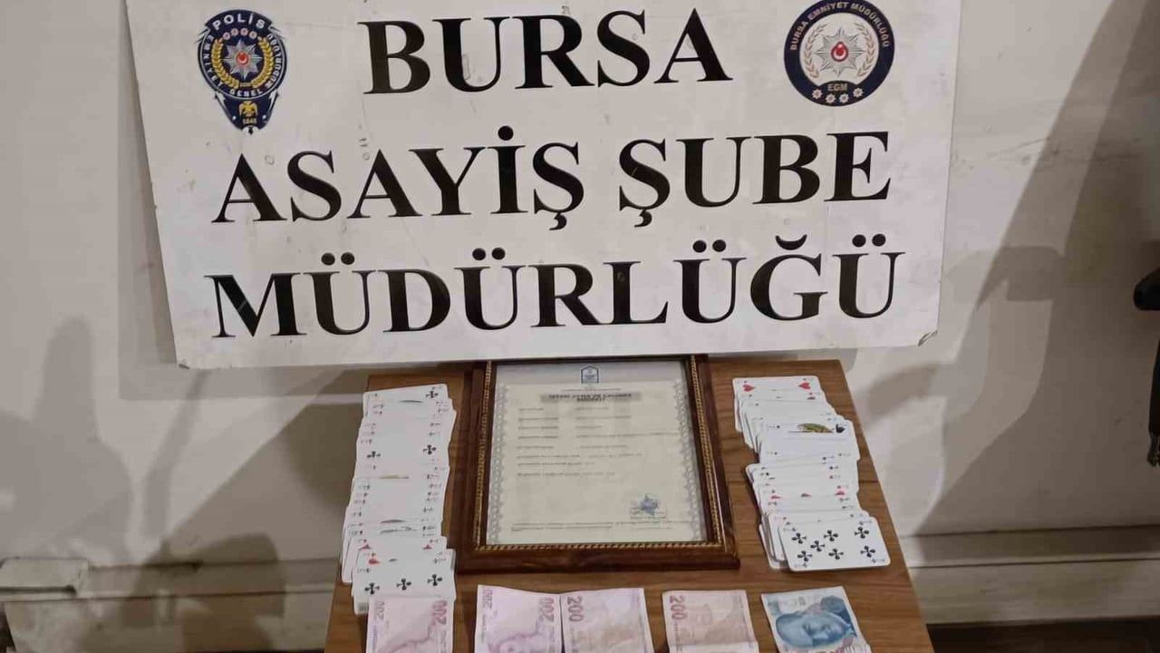 Bursa'da 300 polisle yılbaşı öncesi denetim: Kumar masaları çökertildi