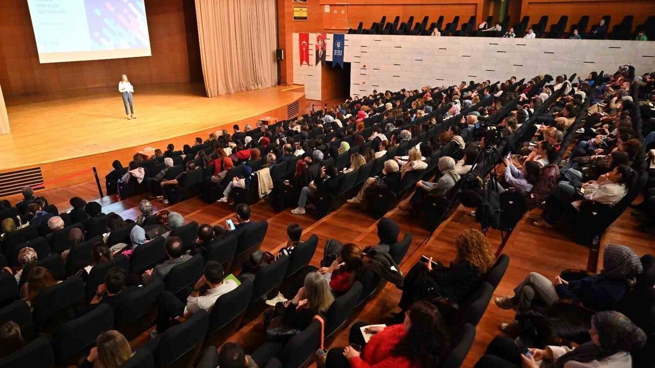 Bursa'da 'Eğitimde Yeni Yaklaşımlar' Konferansı