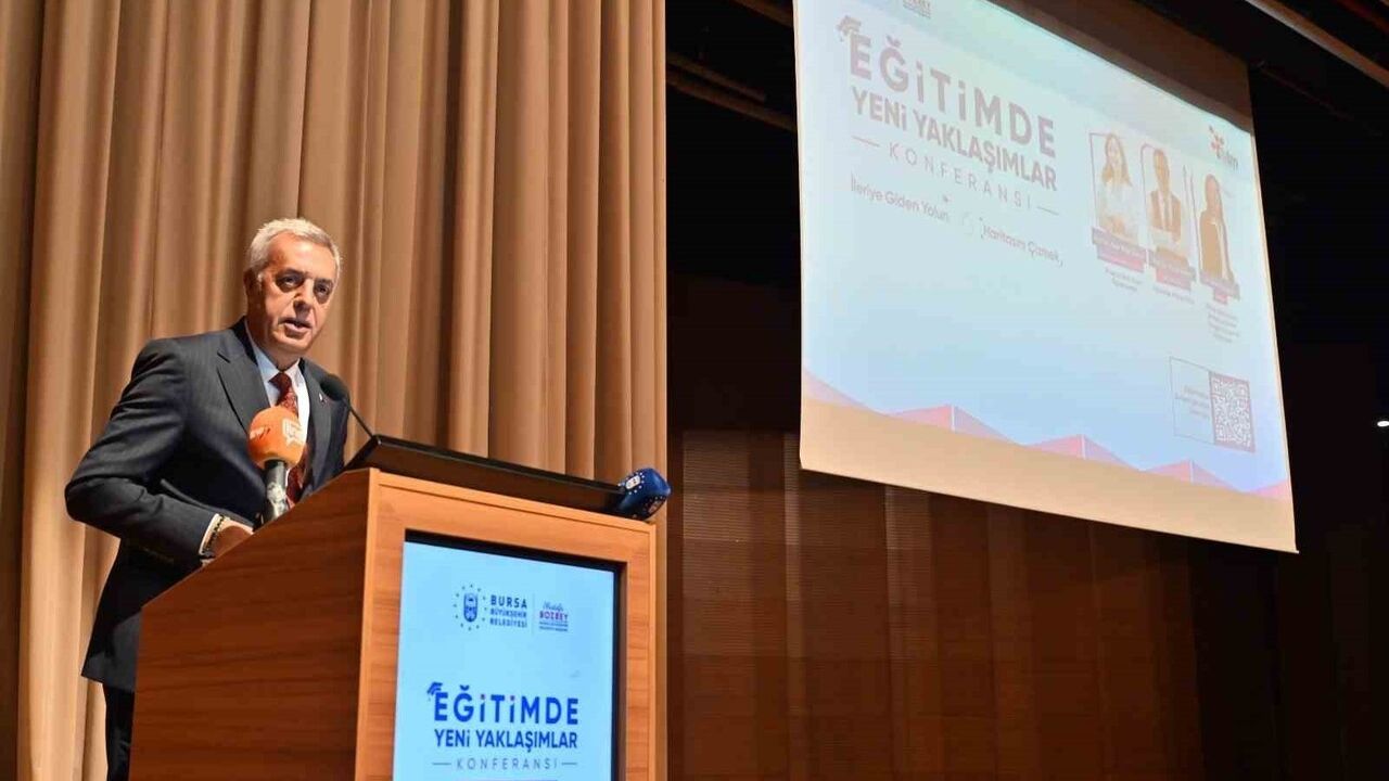 Bursa'da 'Eğitimde Yeni Yaklaşımlar Konferansı' öğretmenlerin ilgisini çekti