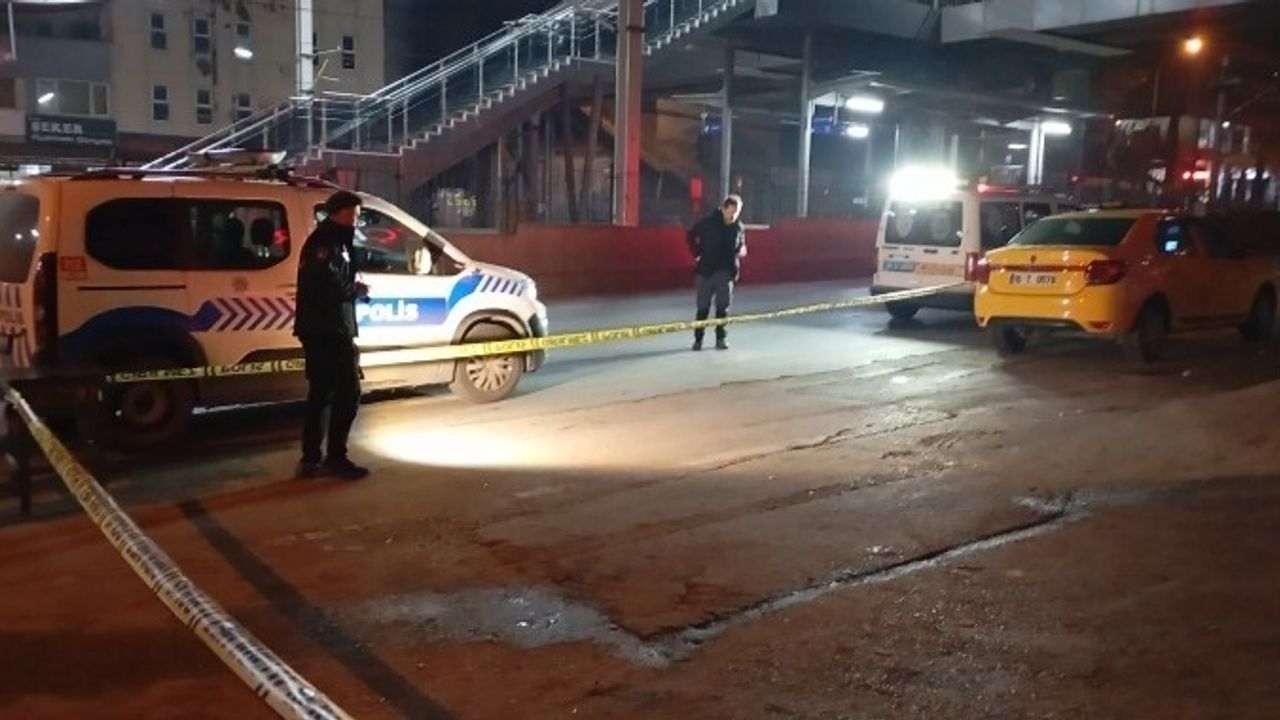 Bursa'da eğlence mekanı önünde silahlı çatışma: 2 yaralı