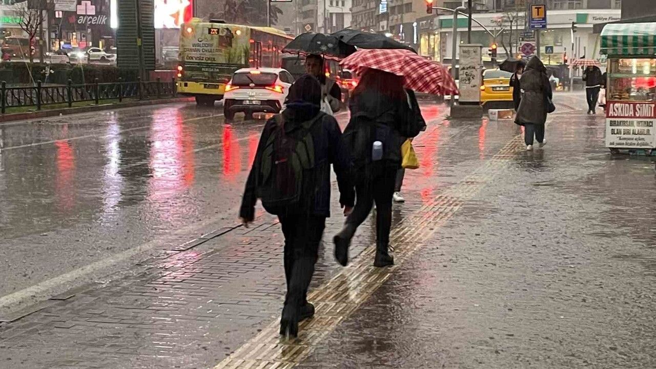 Bursa’da hafta sonu yağışları çiftçilerin yüzünü güldürdü