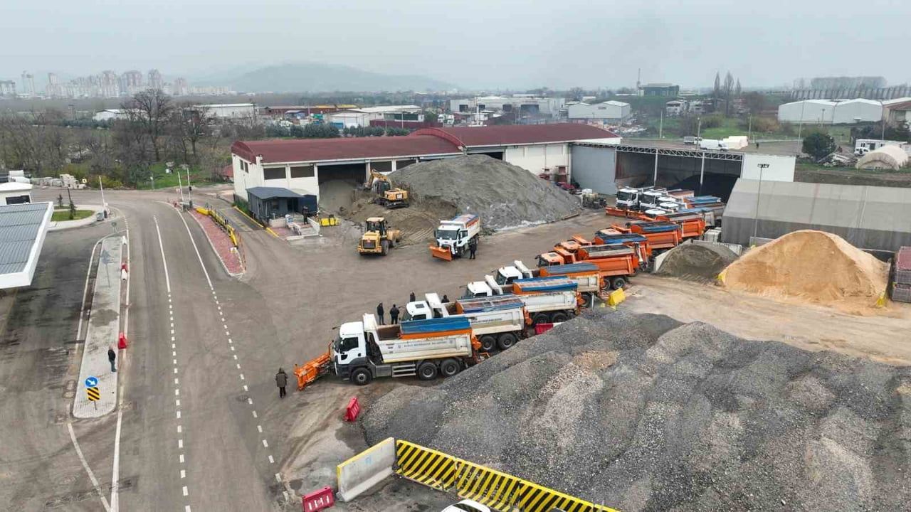 Bursa’da kar alarmı: 203 araç ve 1021 personelle 24 saat teyakkuz