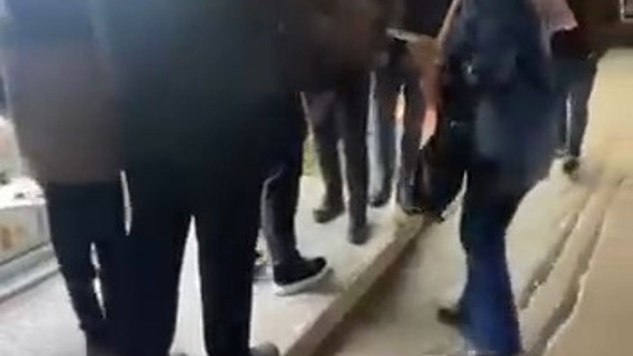 Bursa'da telefoncu dükkanındaki tartışma çevre esnafının müdahalesiyle sona erdi