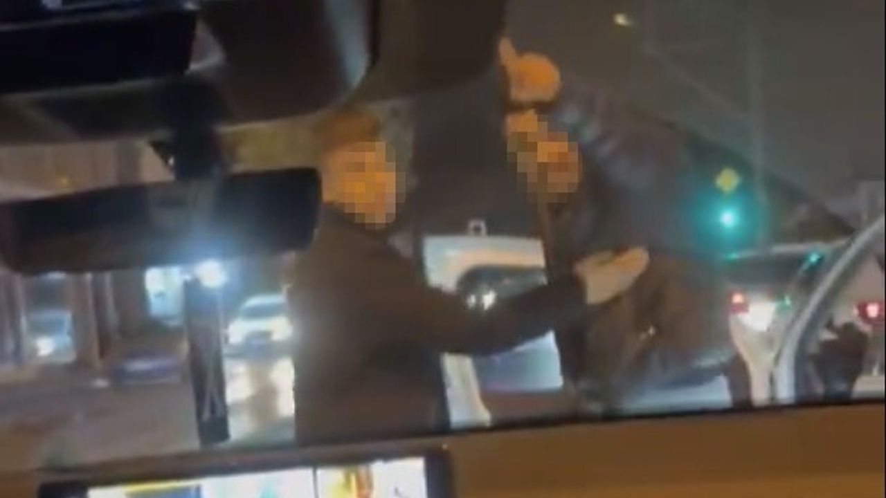 Bursa'da trafik kavgası: Agresif sürücü anne ve 2 yaşındaki kızı korkuttu