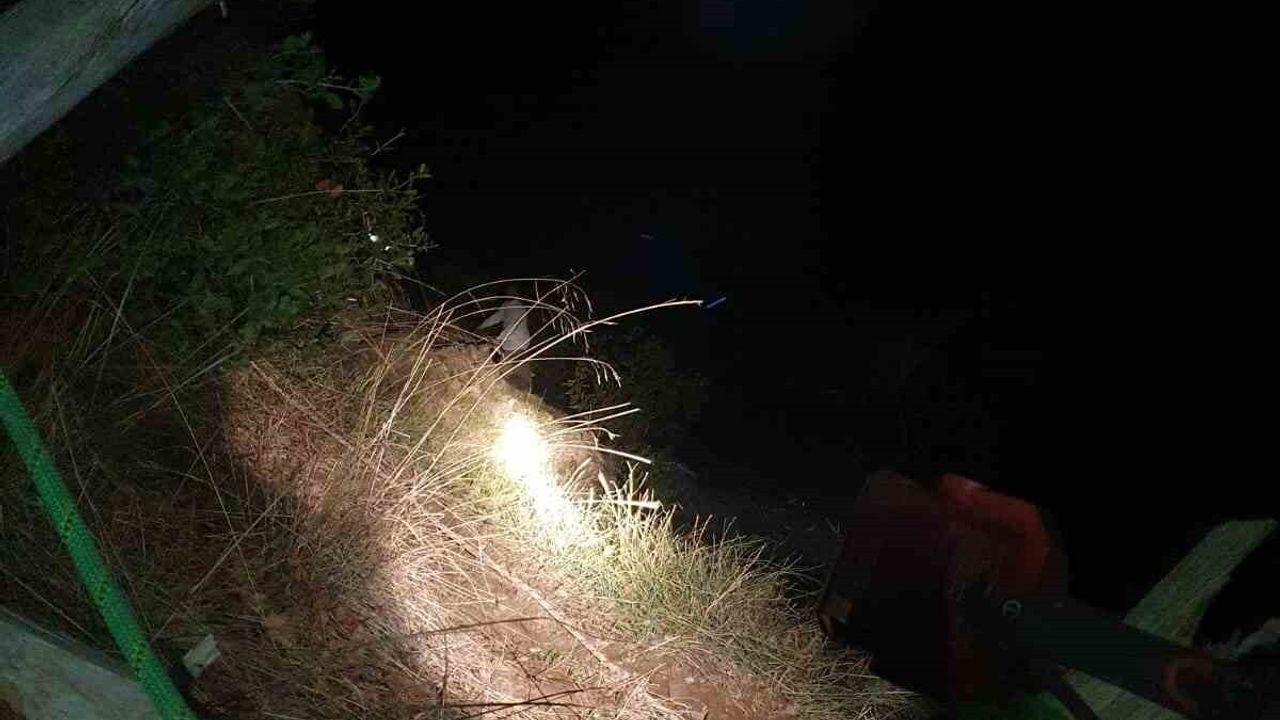 Bursa Gürsu'da ormanlık alanda mahsur kalan kişi kurtarıldı