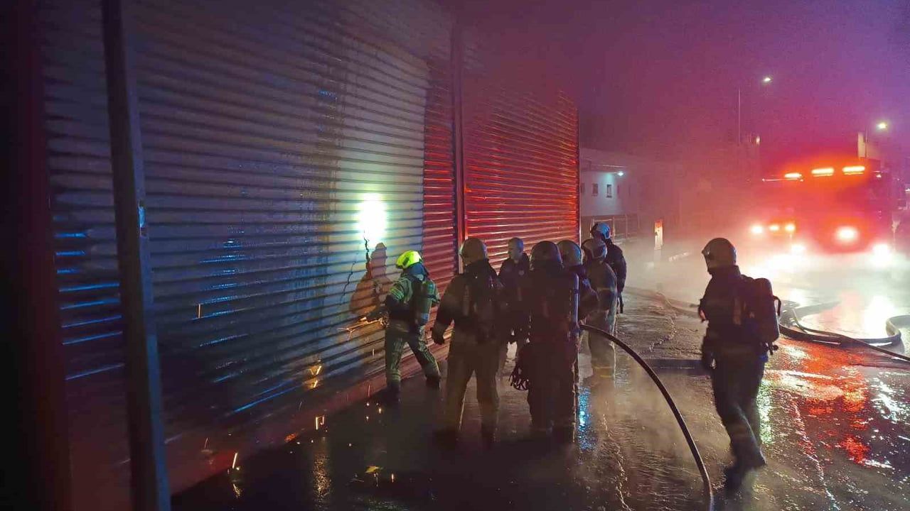 Bursa Osmangazi’de iş yeri yangını çevre işletmelere sıçradı