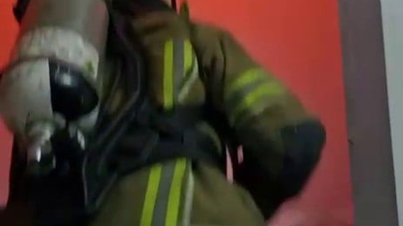 Bursa Osmangazi'de yangında tavan çökme tehlikesi: İtfaiye ekipleri kıl payı kurtuldu