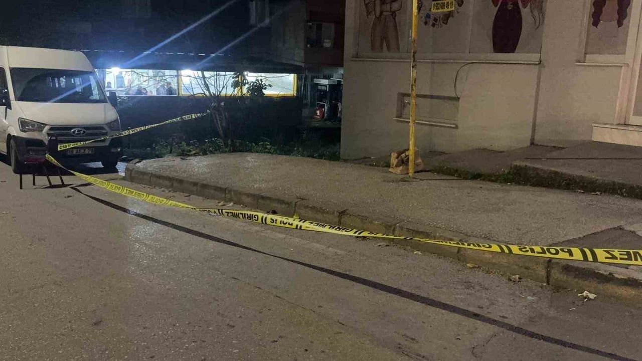 Bursa Yıldırım'da araçtan ateş açıldı: Şüpheli tabancasıyla yakalandı