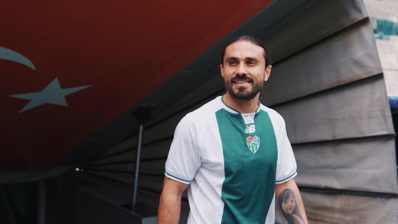 Bursaspor, Halil Akbunar ile anlaştı