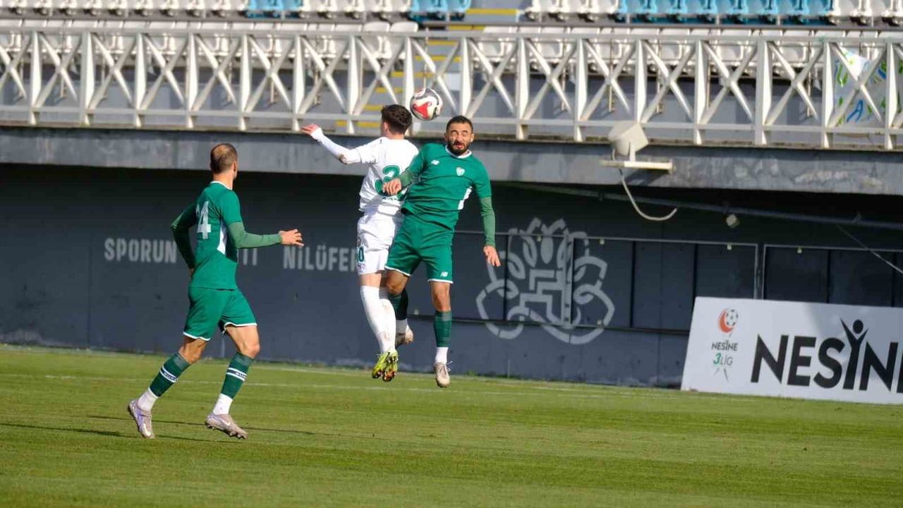 Bursaspor, Nilüfer FK'yı 3-0 mağlup etti: İlk etap tamam