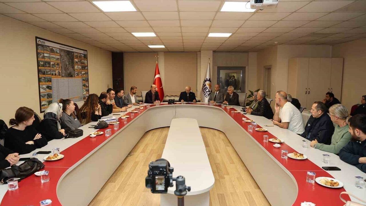 Büyükgöz, Yıldız Apartmanı mülk sahipleriyle görüştü