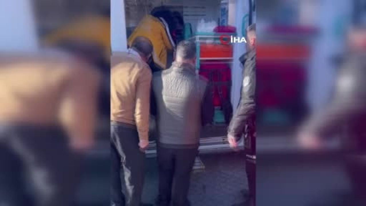 Cahit Berkay’ın aracı Esenyurt’ta restorana daldı