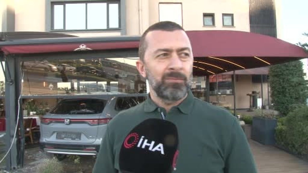 Cahit Berkay’ın aracı restorana daldı; işletmeci Eyüp Civelek o anları anlattı