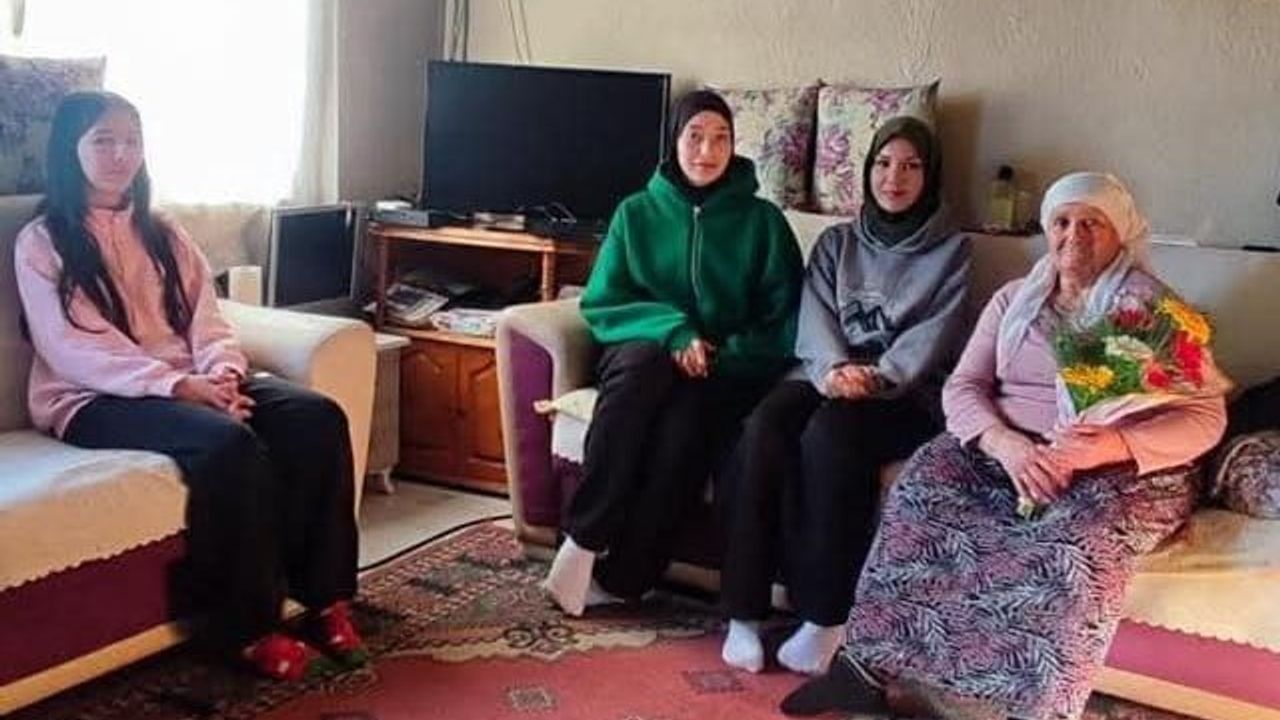 Çal'da 'Fidanlar Çınarlarla Buluşuyor' ile kuşaklar arası bağ güçlendi